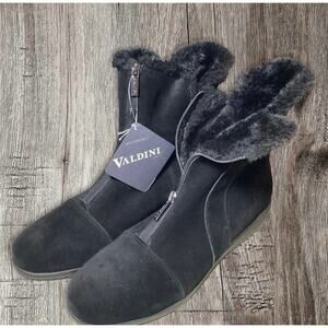 Valdini Sabra boots. Black suede. Size 10.‎ Fur lined